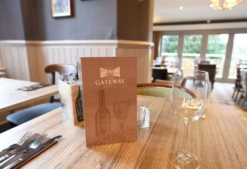 Отель The Gateway Inn