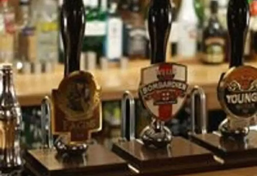 酒店 The Three Cups Inn