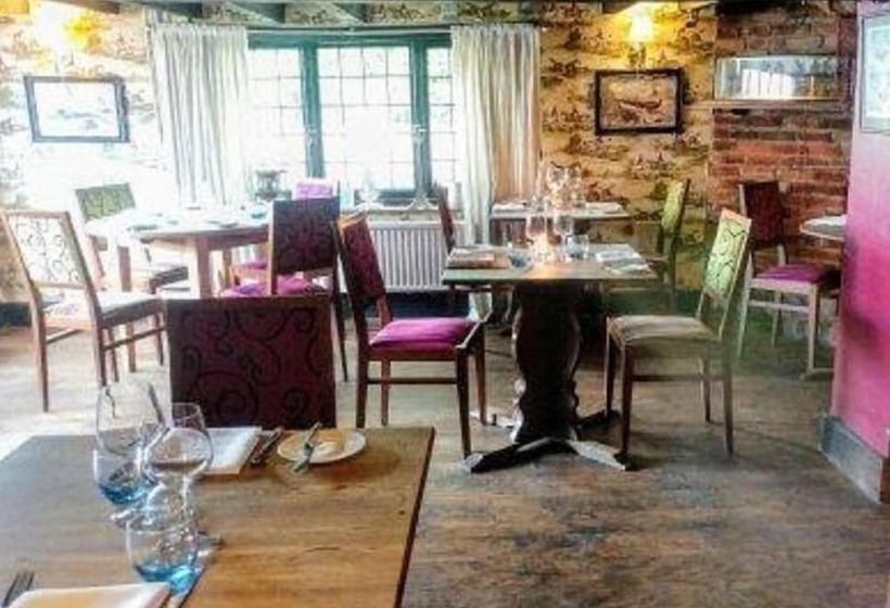 Отель The Three Cups Inn