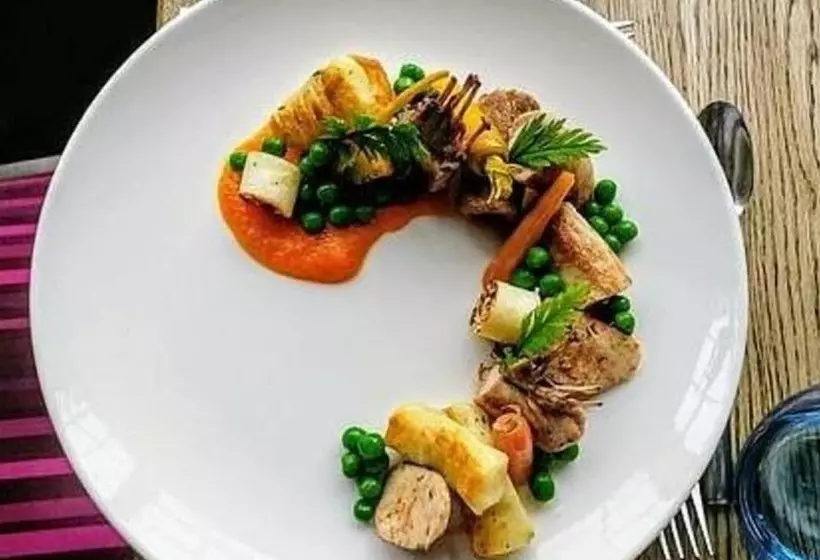 酒店 The Three Cups Inn