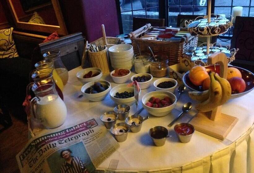 Отель The Three Cups Inn