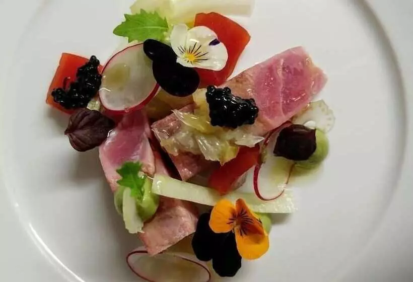 酒店 The Three Cups Inn