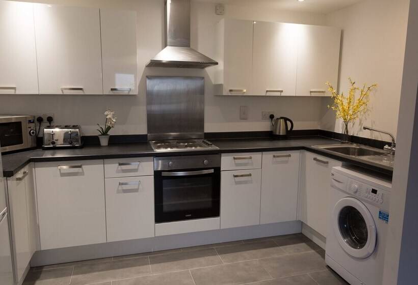 Meridian Apartment Suites