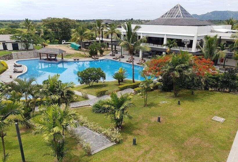 Nasau Resort & Villas