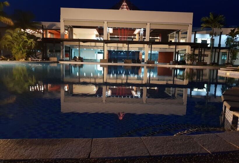 Nasau Resort & Villas