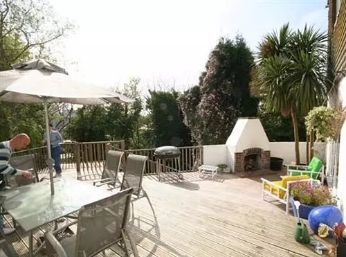 پانسیون Guesthouse Topos