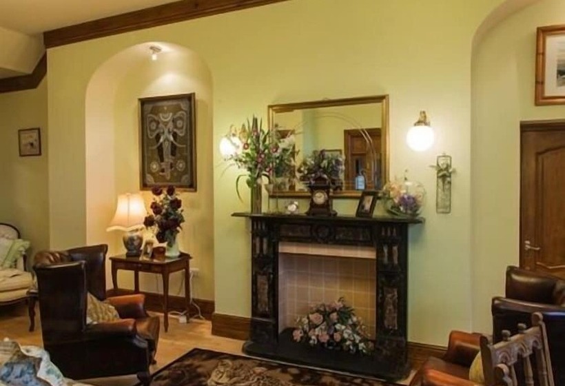 Aamiaismajoitus (B&B) Little Red Rooster Rest And Spa