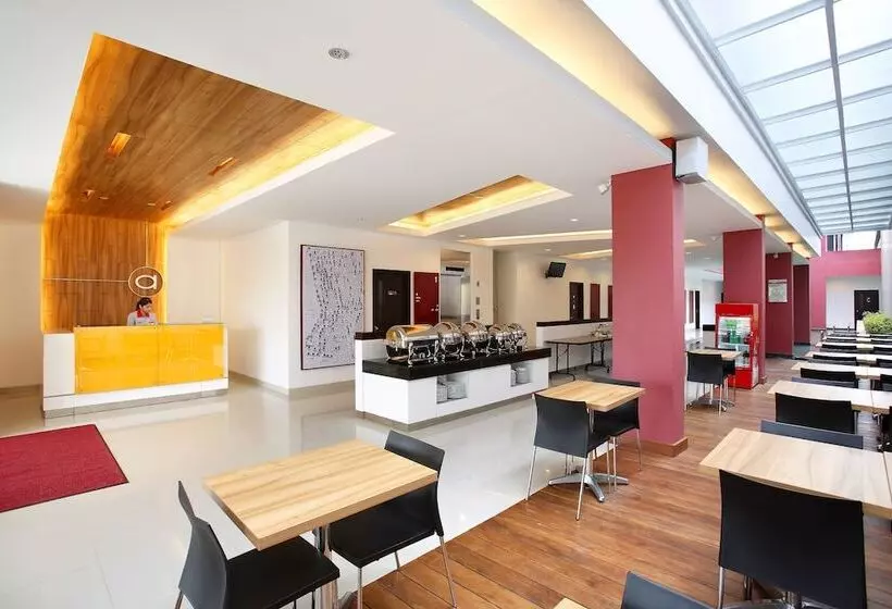 Amaris Hotel Dewi Sri