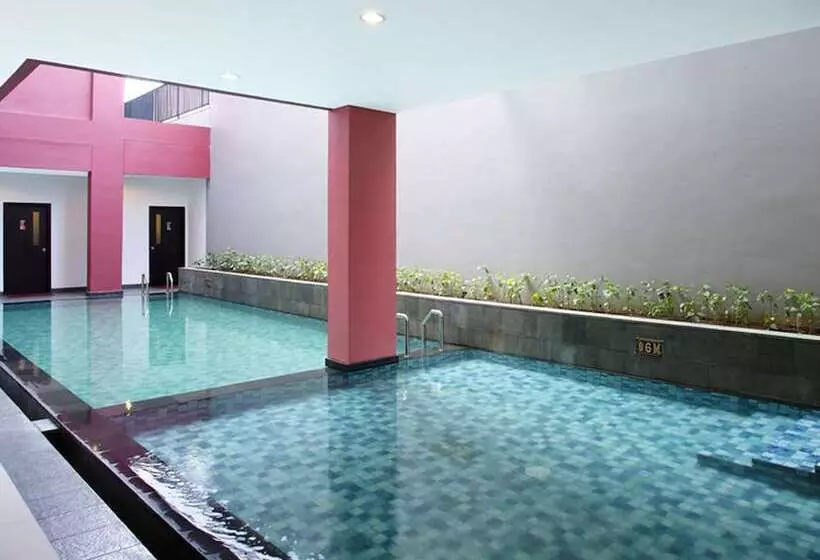 Amaris Hotel Dewi Sri