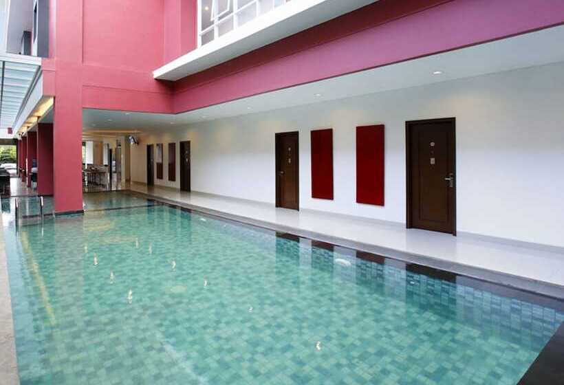 Amaris Hotel Dewi Sri