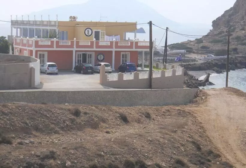 هتل Athena Palace