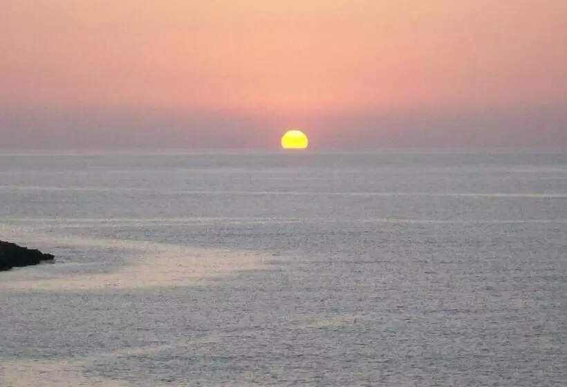 هتل Athena Palace