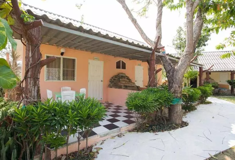 בית מלון כפרי Baanraisooksangchan