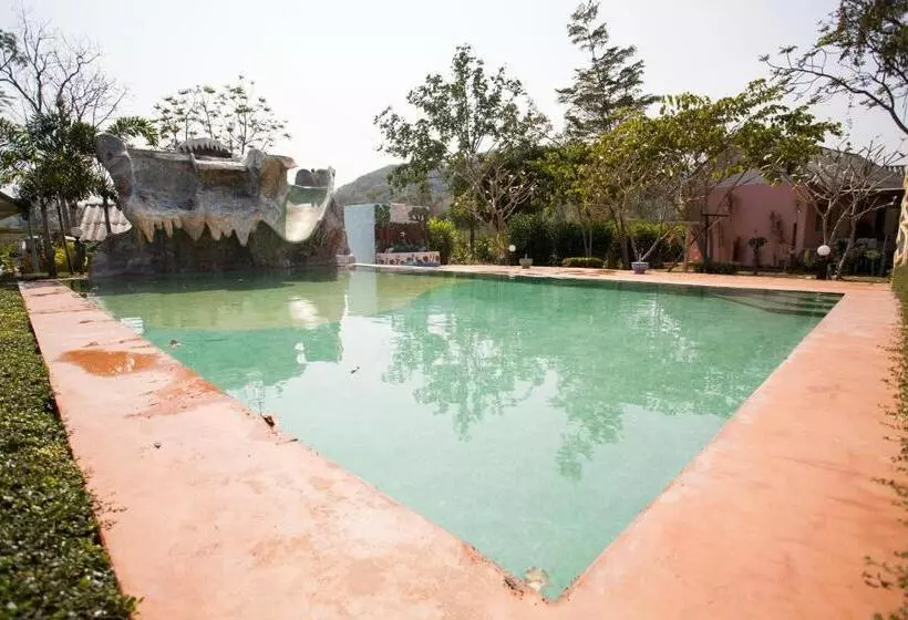 בית מלון כפרי Baanraisooksangchan