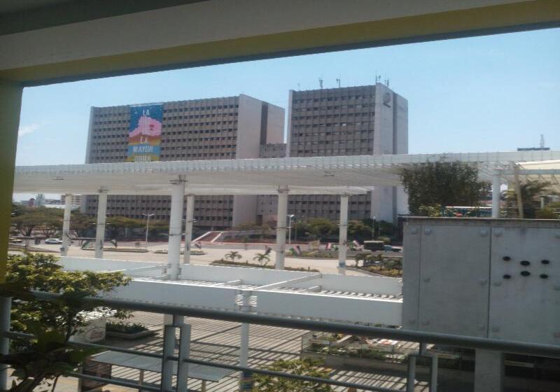 ホテル Cuarta Avenida