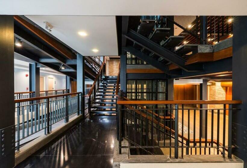 هتل D&d Inn Khaosan