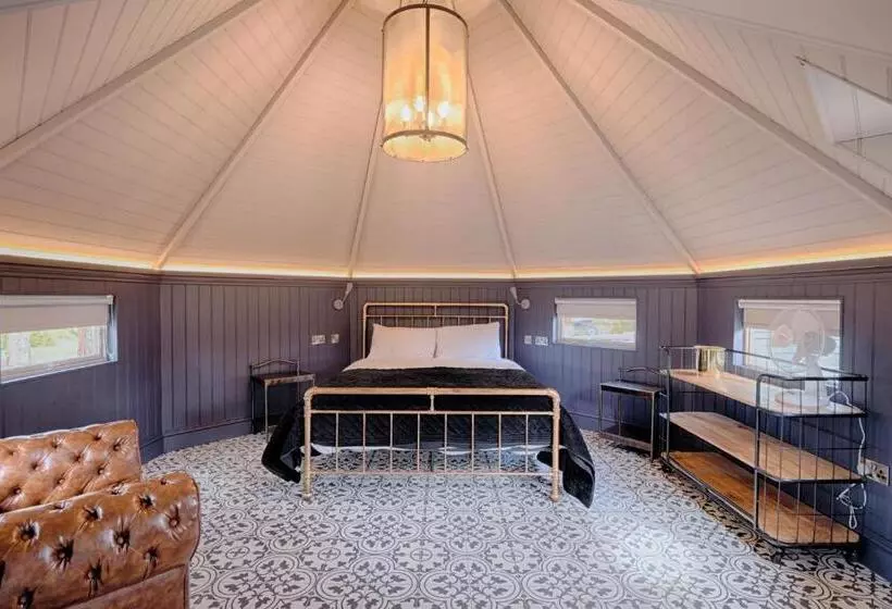 Отель Enterkine Country House Resort