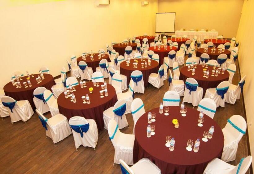 Idoop Hotel By Prasanthi