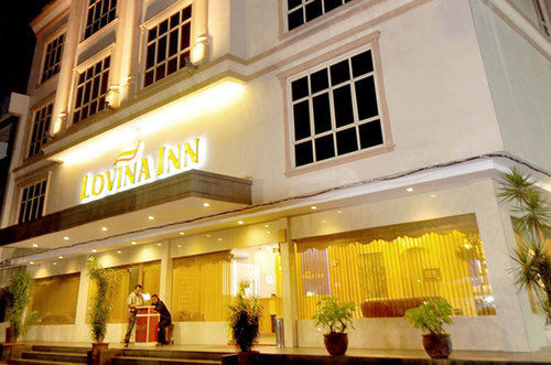 בית מלון כפרי Lovina Inn Penuin