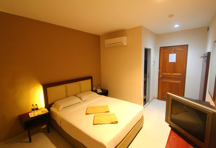 בית מלון כפרי Lovina Inn Penuin