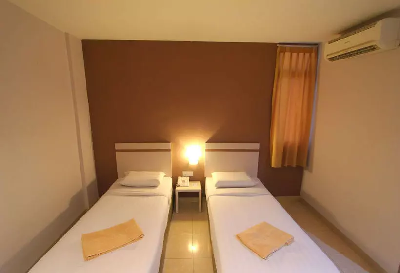 ホテル Lovina Inn Penuin