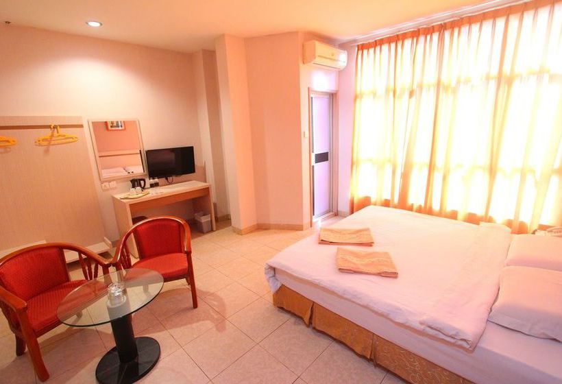 בית מלון כפרי Lovina Inn Penuin