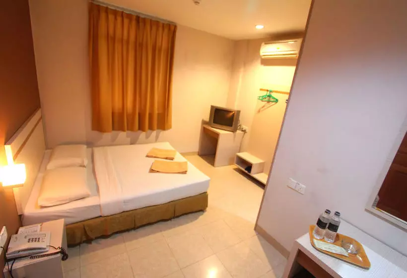 ホテル Lovina Inn Penuin