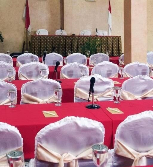 בית מלון כפרי Mega Proklamasi