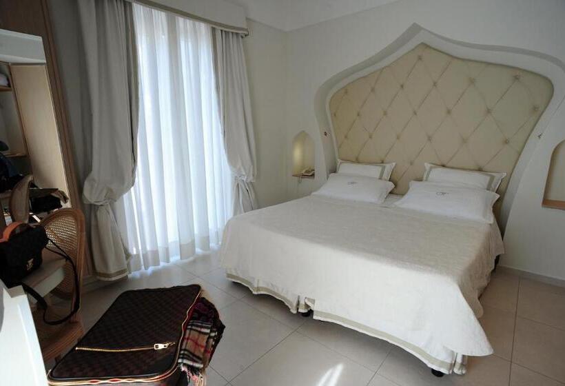 בית מלון כפרי Minori Palace