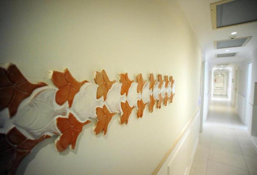 בית מלון כפרי Minori Palace