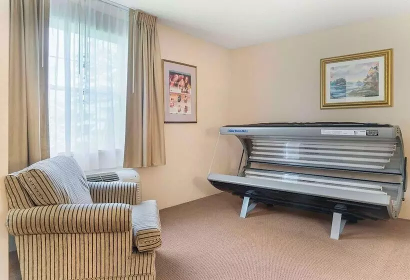 Hotelli Quality Inn & Suites