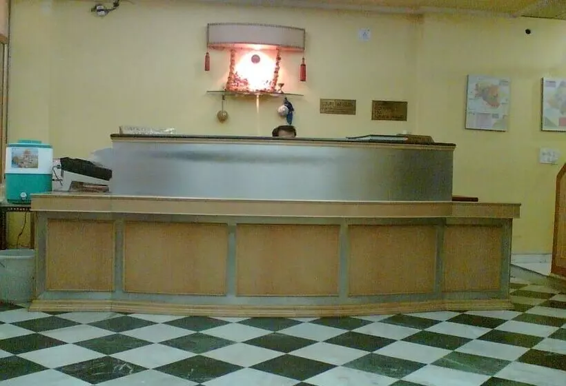 בית מלון כפרי Westend Holiday Home 5 Mint From Nizamuddin Railway Station