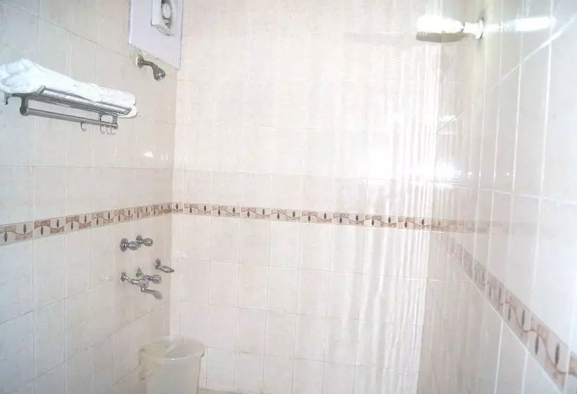 בית מלון כפרי Westend Holiday Home 5 Mint From Nizamuddin Railway Station