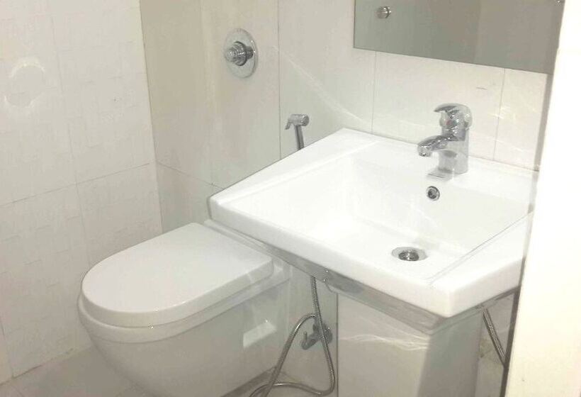 ホテル Westend Holiday Home 5 Mint From Nizamuddin Railway Station