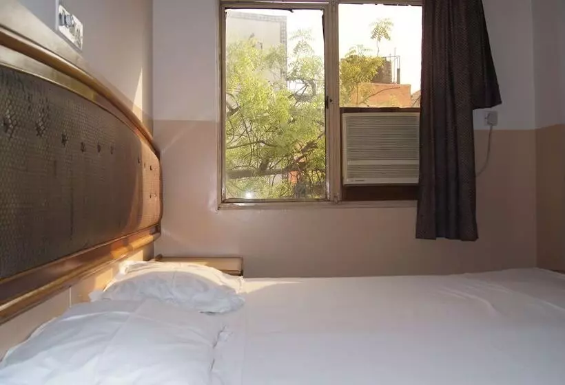 בית מלון כפרי Westend Holiday Home 5 Mint From Nizamuddin Railway Station