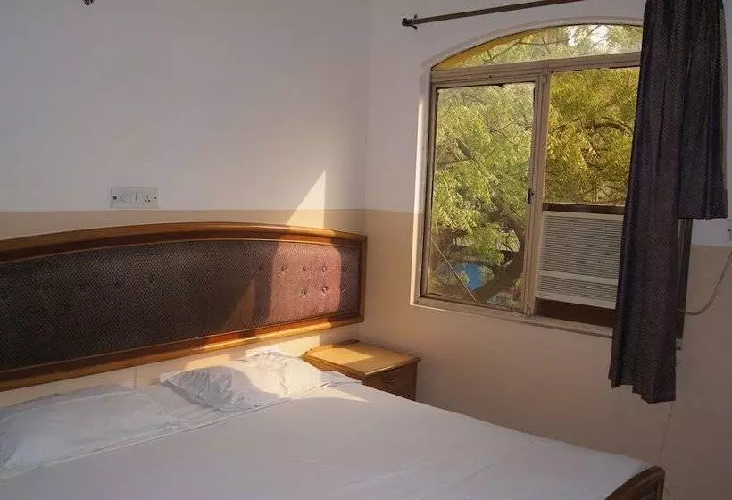 בית מלון כפרי Westend Holiday Home 5 Mint From Nizamuddin Railway Station