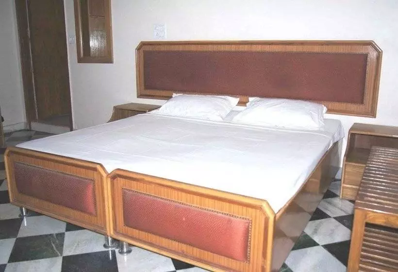 בית מלון כפרי Westend Holiday Home 5 Mint From Nizamuddin Railway Station