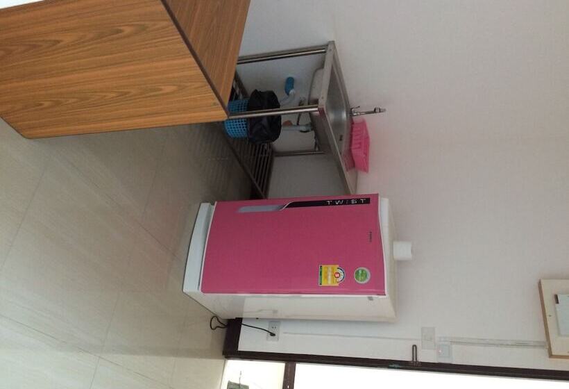 فندق Wilai Guesthouse