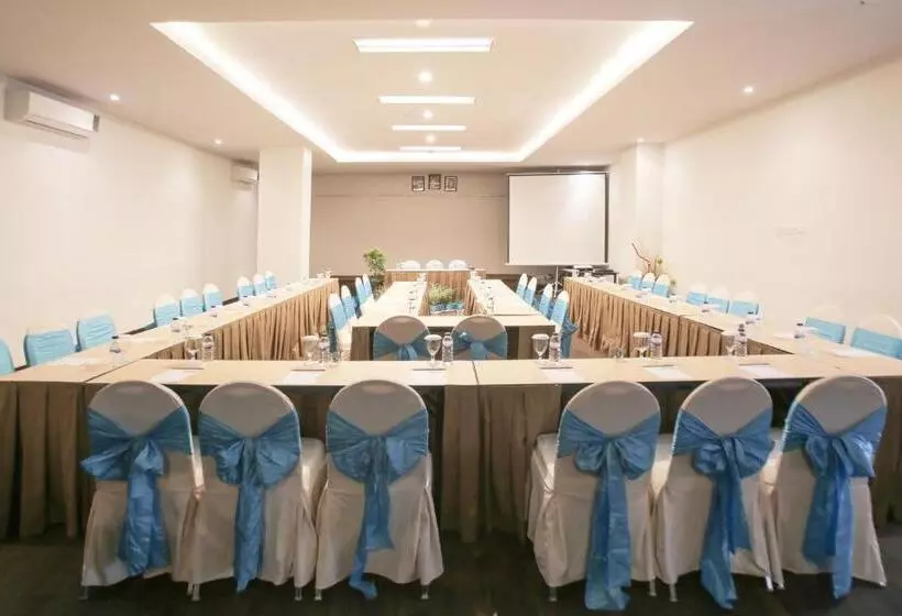 Idoop Hotel By Prasanthi