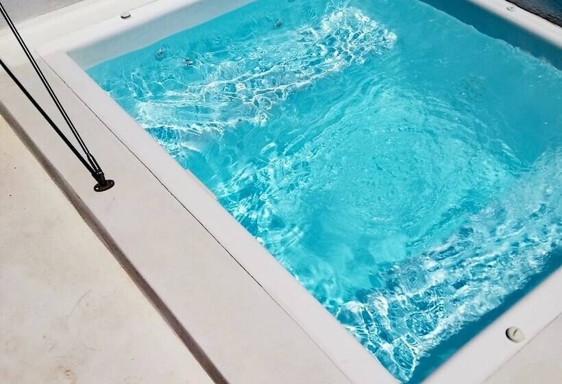 Loukas & Emma Eco Houses