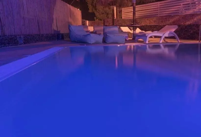 Loukas & Emma Eco Houses