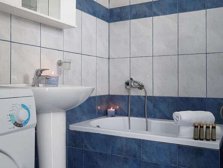 Loukas & Emma Eco Houses