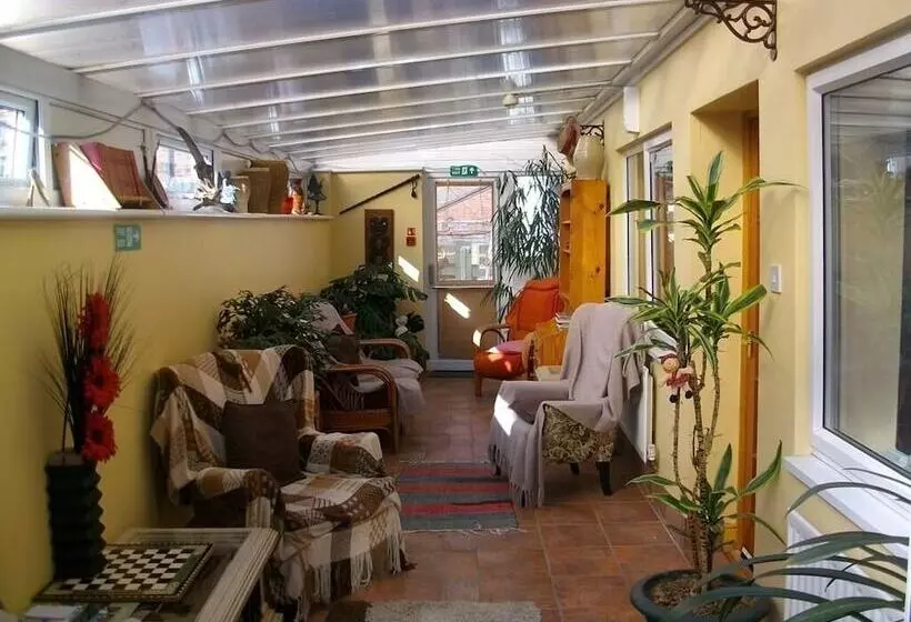 Пансион Arkale Lodge