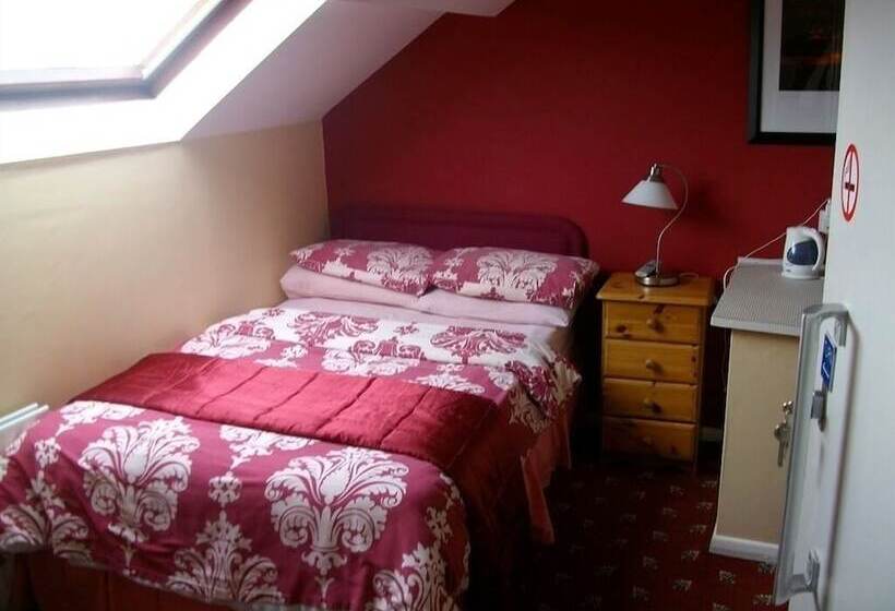 بنسيون Arkale Lodge