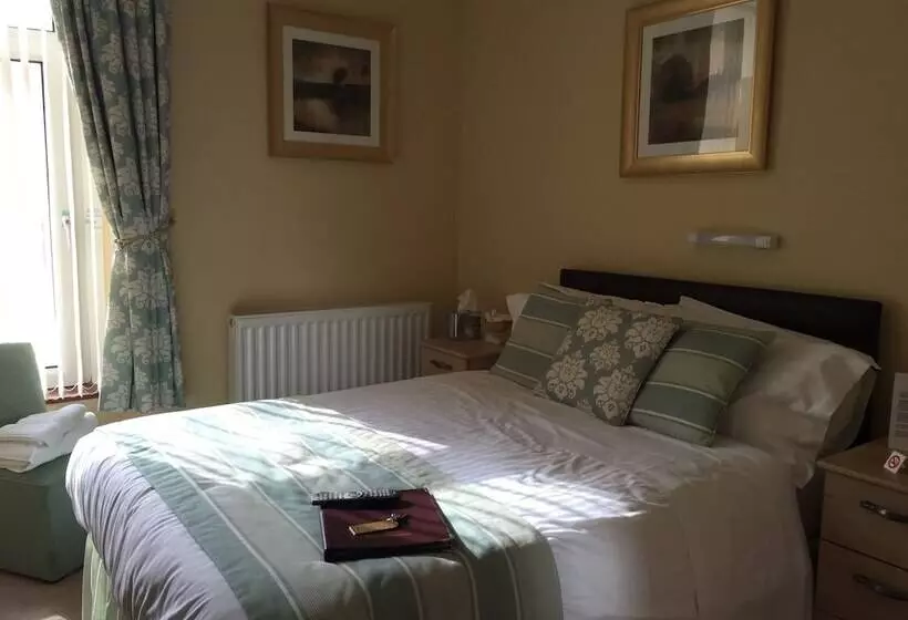 Majatalo Edgcumbe Guest House