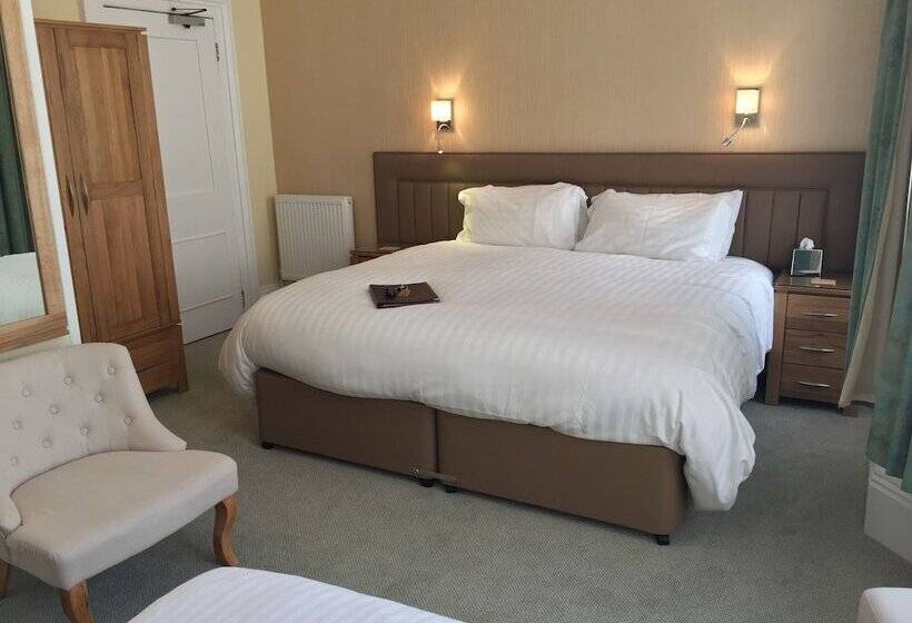 פנסיון Edgcumbe Guest House