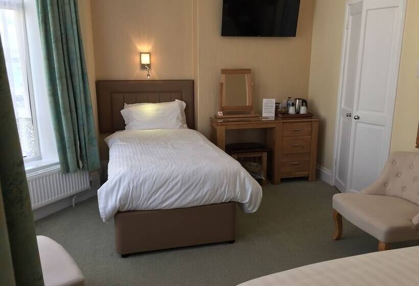 פנסיון Edgcumbe Guest House