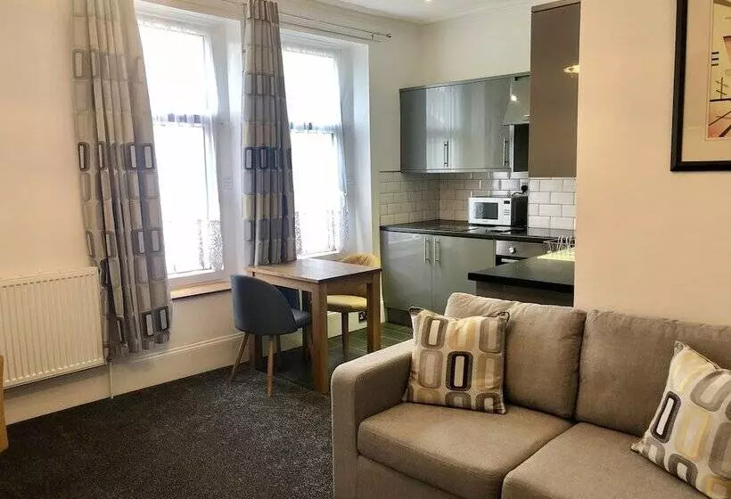 Majatalo Edgcumbe Guest House