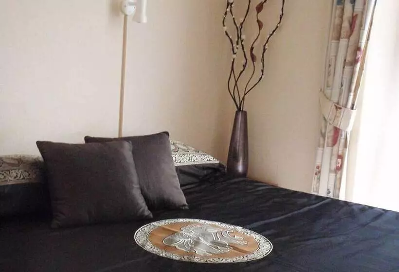 Majatalo Old Pier House