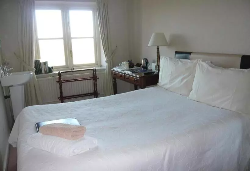 Majatalo Pickmere Country House